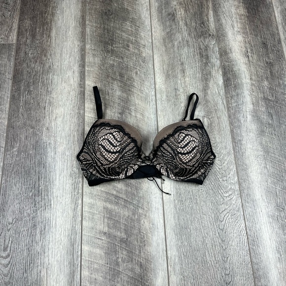 32D VS Black‎ Lace Push-up Bra - Picture 1 of 13